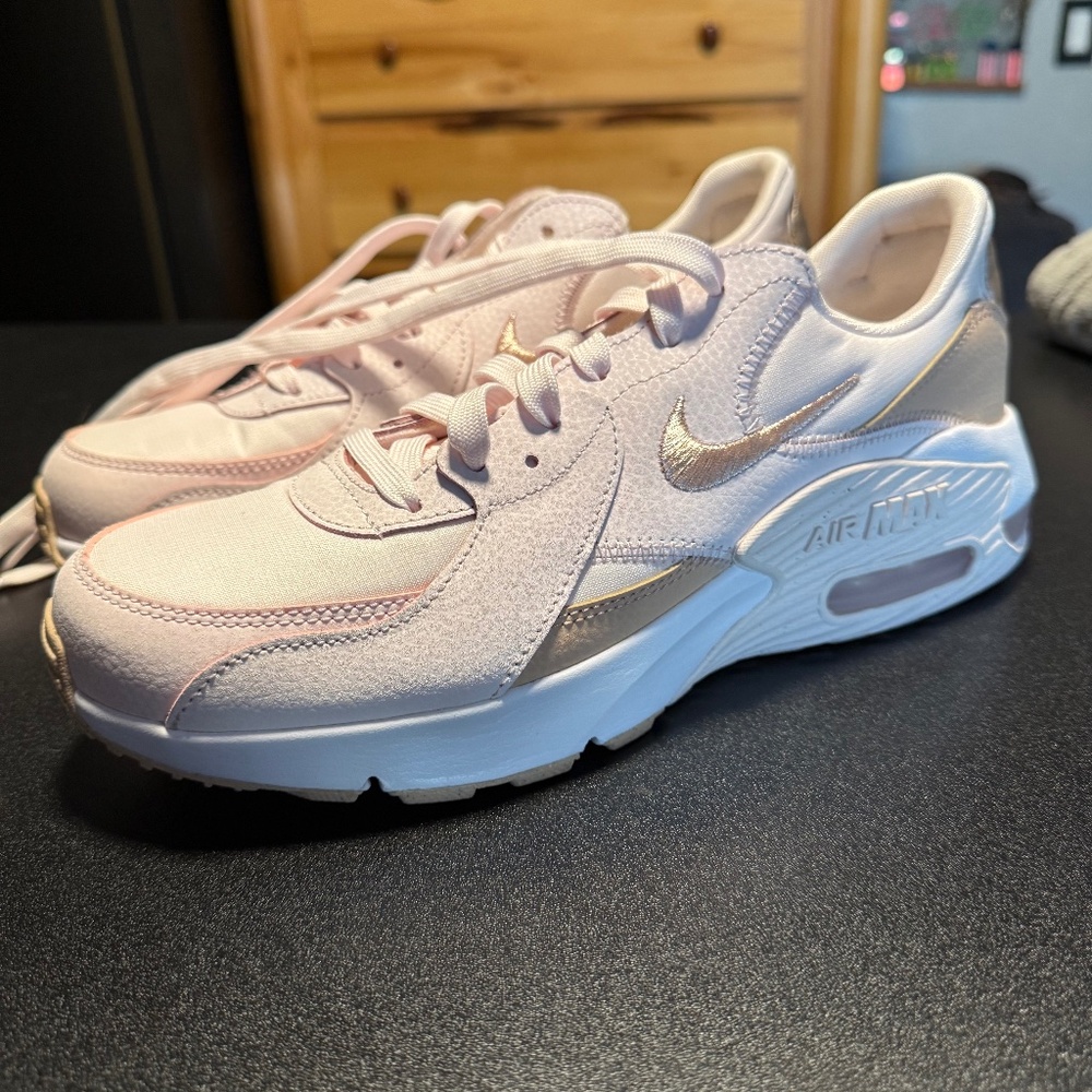 Nike Women's Air Max Excee Sneaker - Size 9.5 | Blush